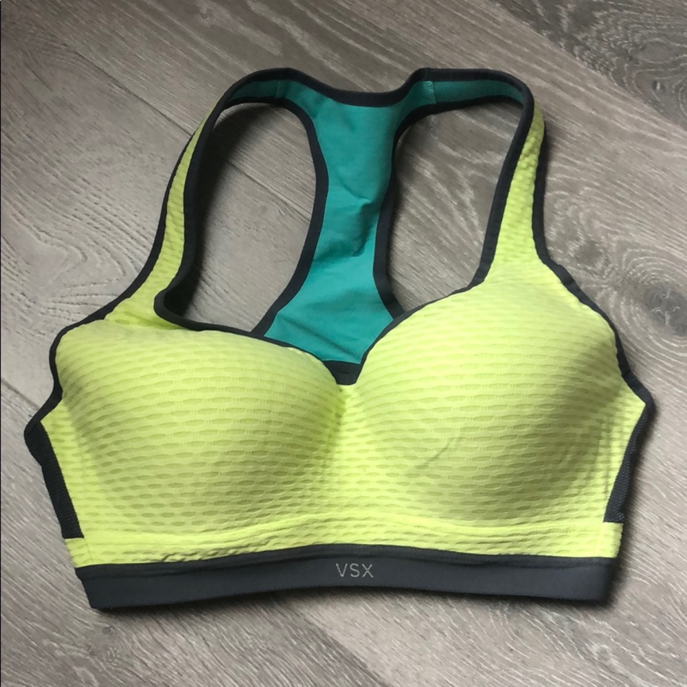 VS incredible sports bra 34D like new